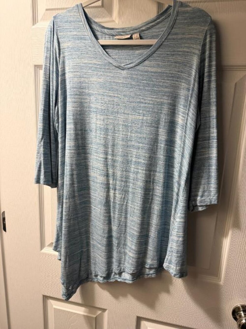 LOGO by Lori Goldstein Size 1X Blue Striped V-neck Tunic Top 3/4 Sleeves